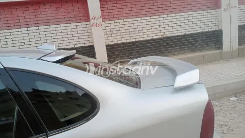 اوبل فيكترا 2001 فضي مستعملة للبيع - 3