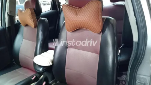 اوبل فيكترا 2001 فضي مستعملة للبيع - 6