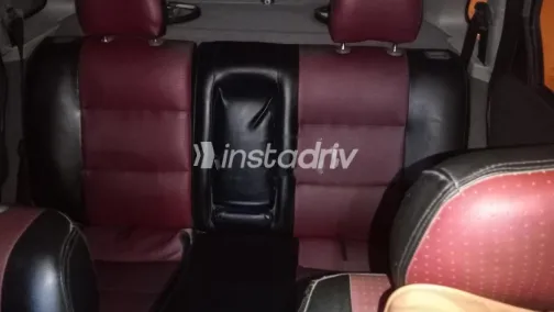 اوبل فيكترا 2001 فضي مستعملة للبيع - 8