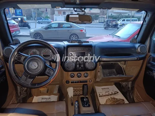 جيب رانجلر 2013 أبيض مستعملة للبيع - 1