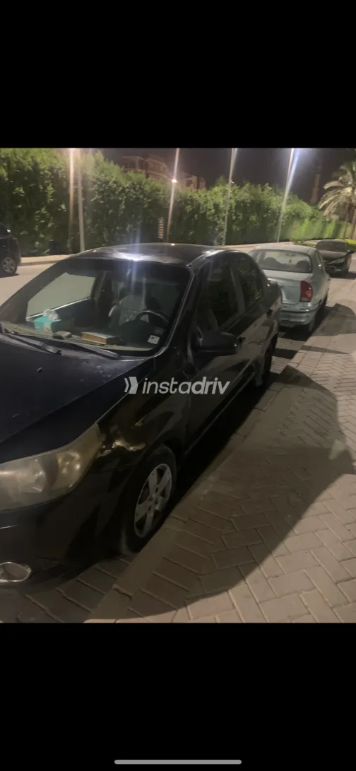 شيفروليه افيو 2014 أبيض مستعملة للبيع - 2