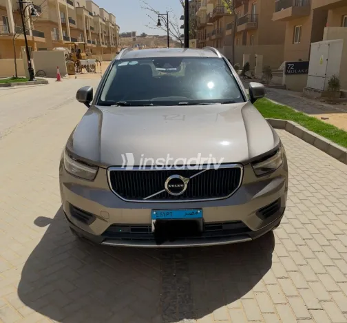 فولفو XC 40 2021 أبيض مستعملة للبيع - 3