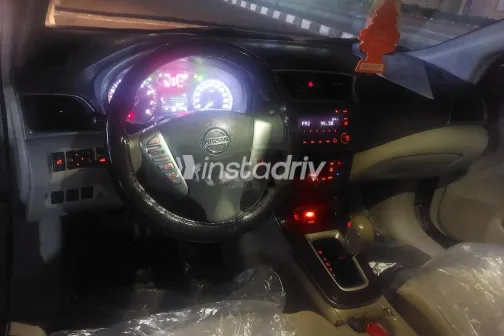 نيسان سنترا 2019 أبيض مستعملة للبيع - 4