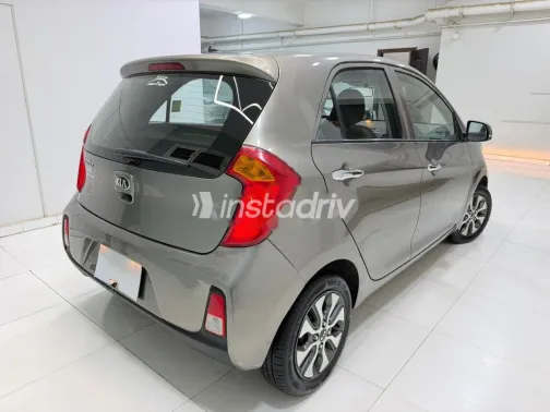 Kia Picanto 2016 Gold Used for Sale - 5