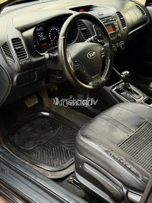 Kia Cerato 2018 Brown Used for Sale - 5