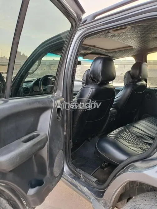 جيب ليبيرتى 2004 رمادي مستعملة للبيع - 10