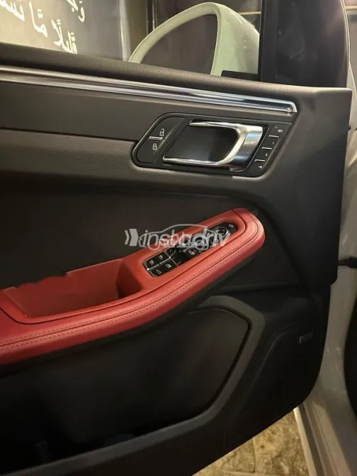 Porsche Macan 2024 White Used for Sale - 8
