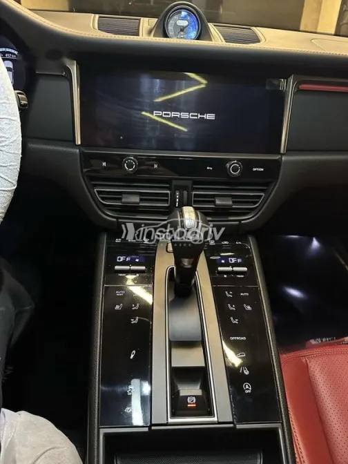 Porsche Macan 2024 White Used for Sale - 9