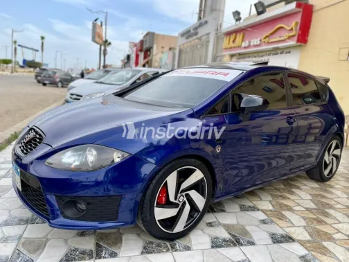 سيات ليون 2011 أزرق غامق مستعملة للبيع - 1