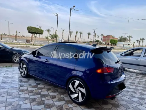 سيات ليون 2011 أزرق غامق مستعملة للبيع - 8