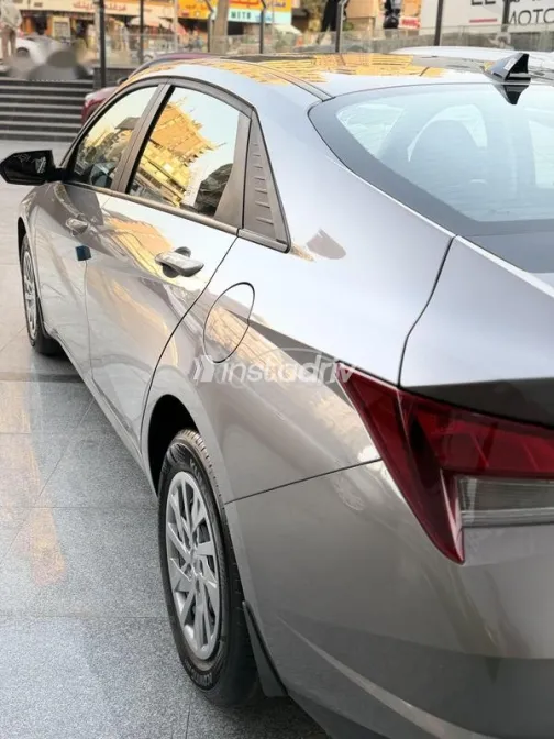 Hyundai Elantra 2022 Gray Used for Sale - 3