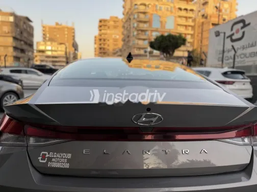 Hyundai Elantra 2022 Gray Used for Sale - 7