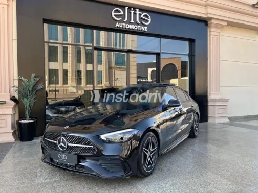 مرسيدس C 200 2023 أسود مستعملة للبيع - 1