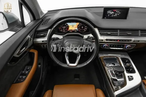 Audi Q7 2019 Silver Used for Sale - 3
