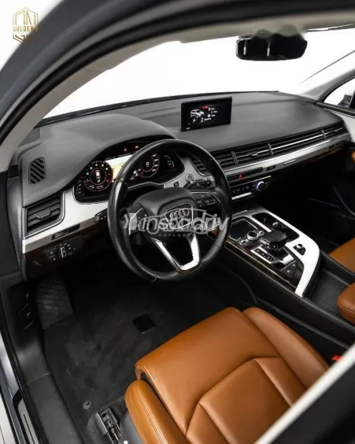Audi Q7 2019 Silver Used for Sale - 6