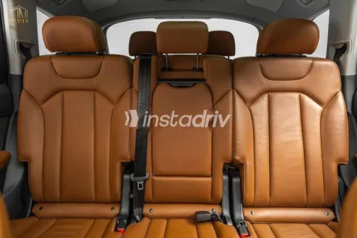 Audi Q7 2019 Silver Used for Sale - 7