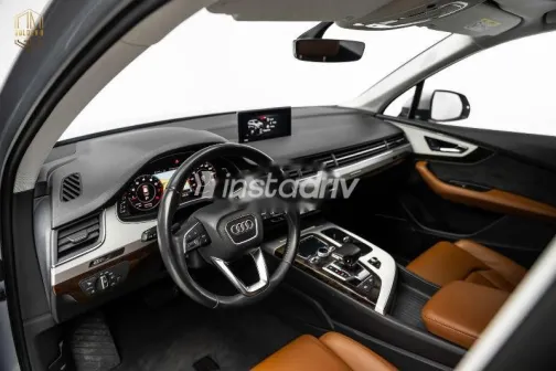 Audi Q7 2019 Silver Used for Sale - 8