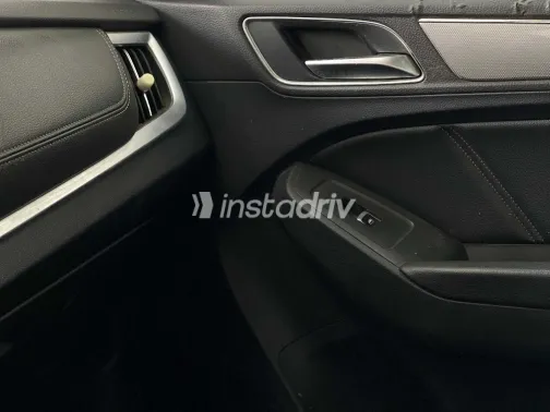 ام جى ار اكس 5 2019 أبيض مستعملة للبيع - 2