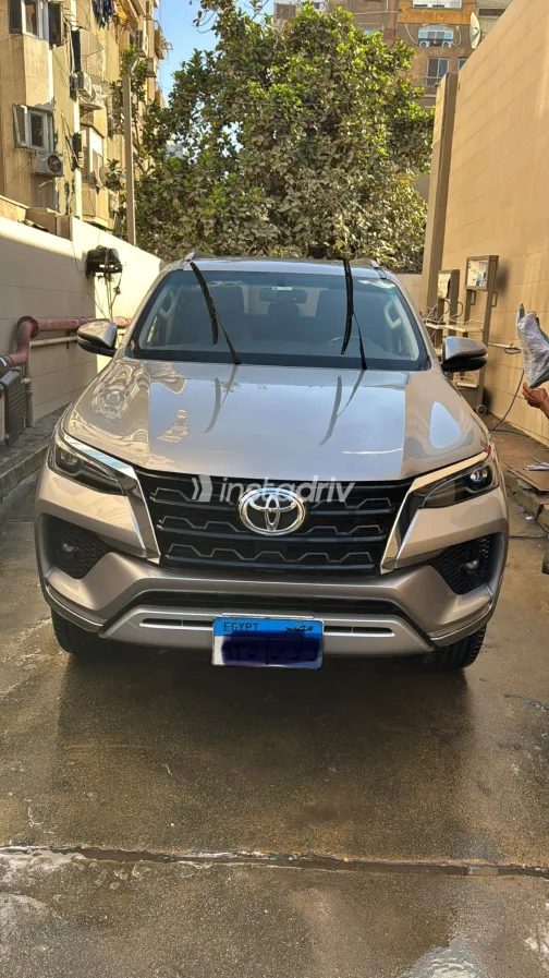 تويوتا فورتشنر 2022 أبيض مستعملة للبيع - 3