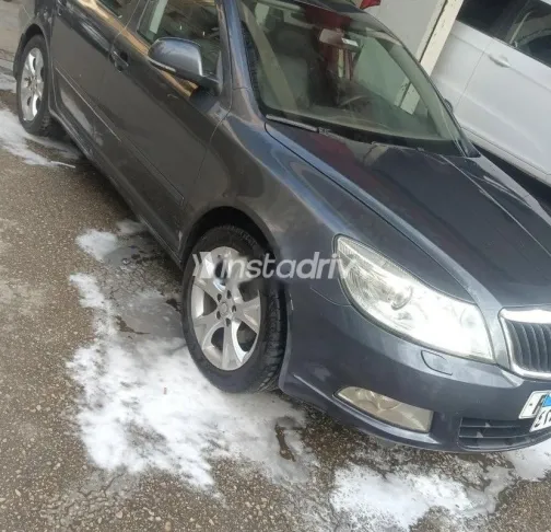 سكودا اوكتافيا A5 2011 بترولي مستعملة للبيع - 2