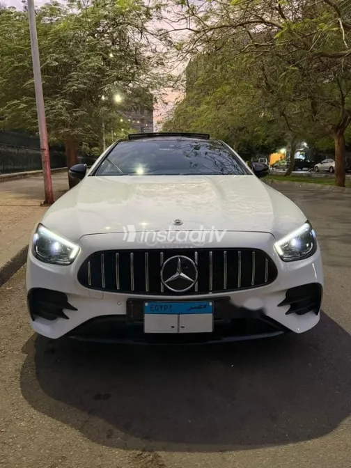 مرسيدس E 300 2023 أبيض مستعملة للبيع - 1