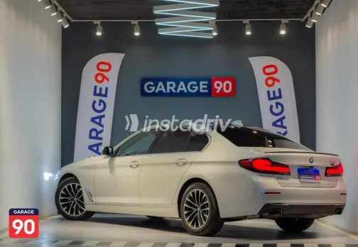 بي ام دبليو 520 2023 أبيض مستعملة للبيع - 6