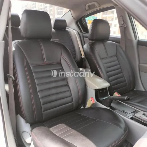 مازدا 3 2006 أبيض مستعملة للبيع - 9