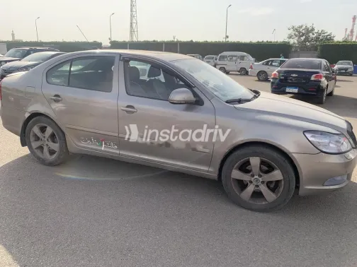 سكودا فانتازيا 2011 أبيض مستعملة للبيع - 4