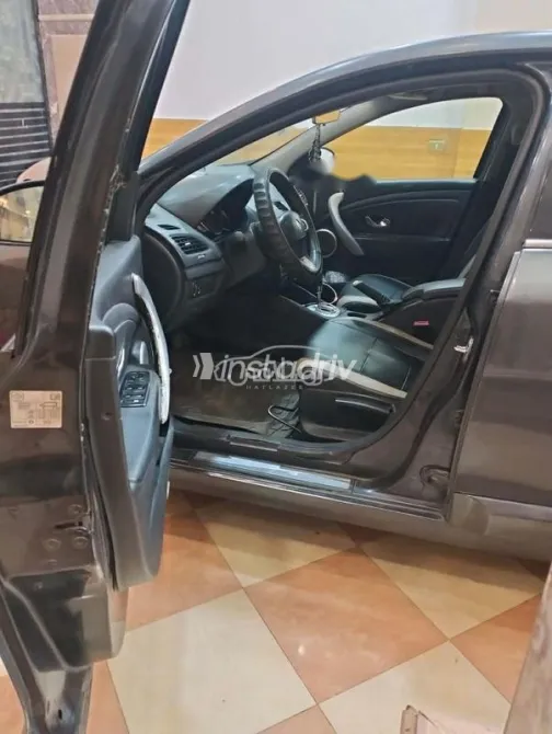 Renault Megane 2011 Gray Used for Sale - 3