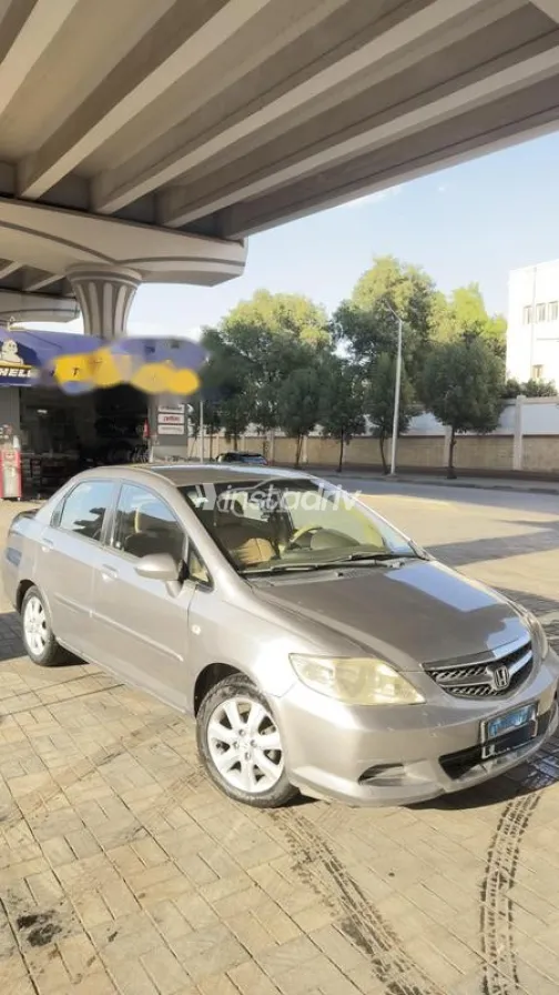 هوندا سيتى 2006 فضي مستعملة للبيع - 2