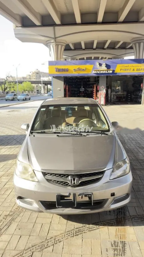 هوندا سيتى 2006 فضي مستعملة للبيع - 3