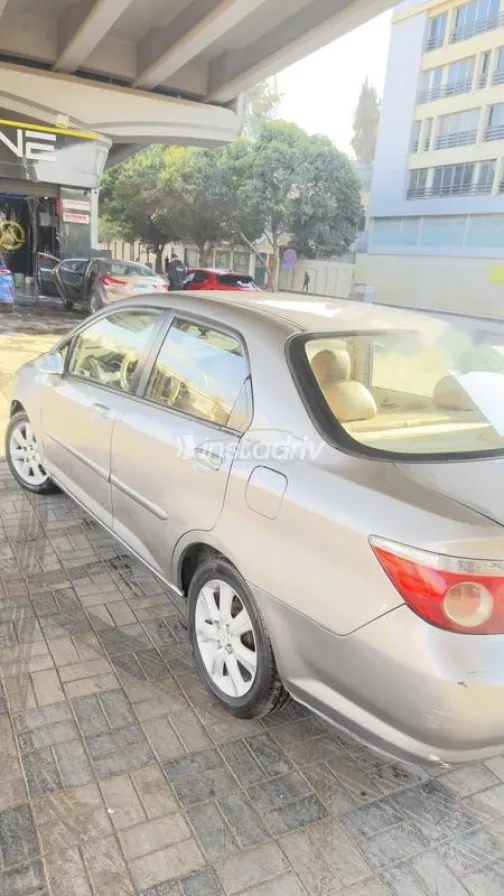 هوندا سيتى 2006 فضي مستعملة للبيع - 5