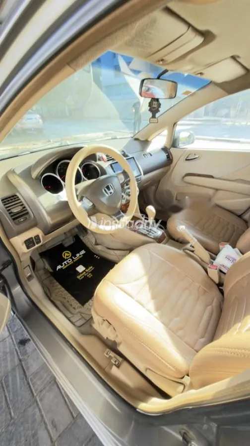 هوندا سيتى 2006 فضي مستعملة للبيع - 9