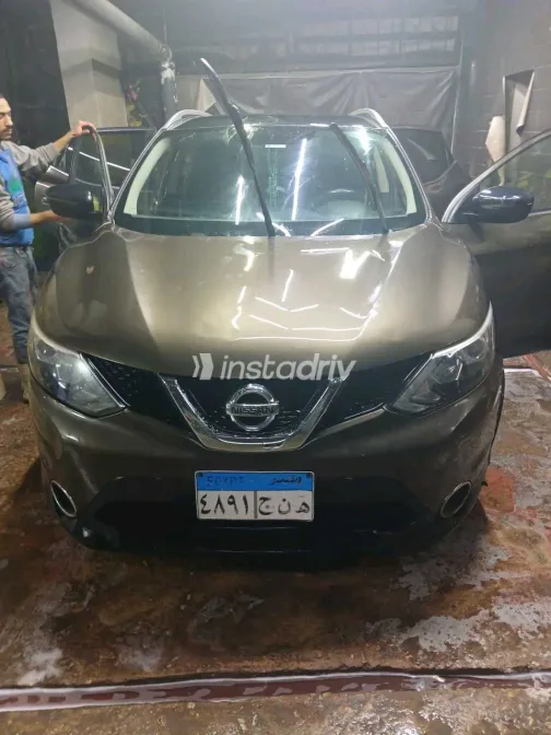 Nissan Qashqai 2017 White Used for Sale - 1