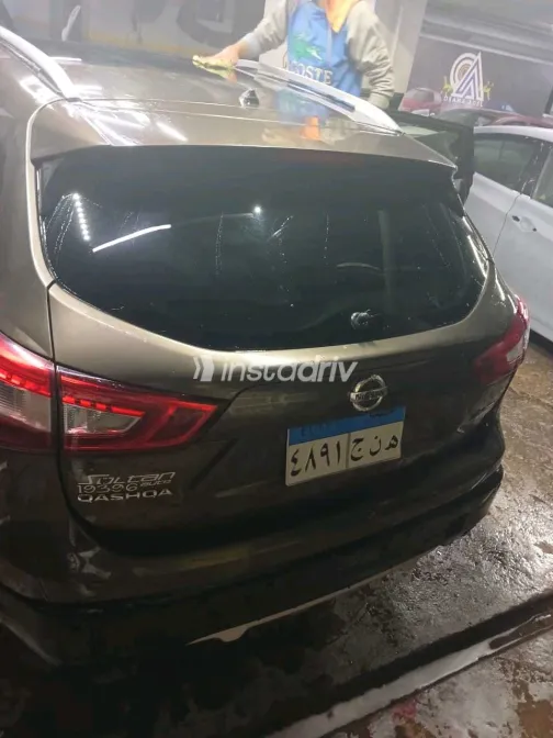 Nissan Qashqai 2017 White Used for Sale - 4