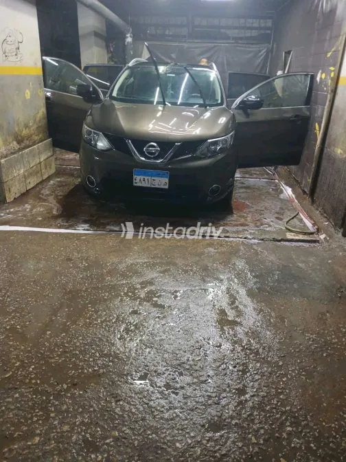 Nissan Qashqai 2017 White Used for Sale - 5