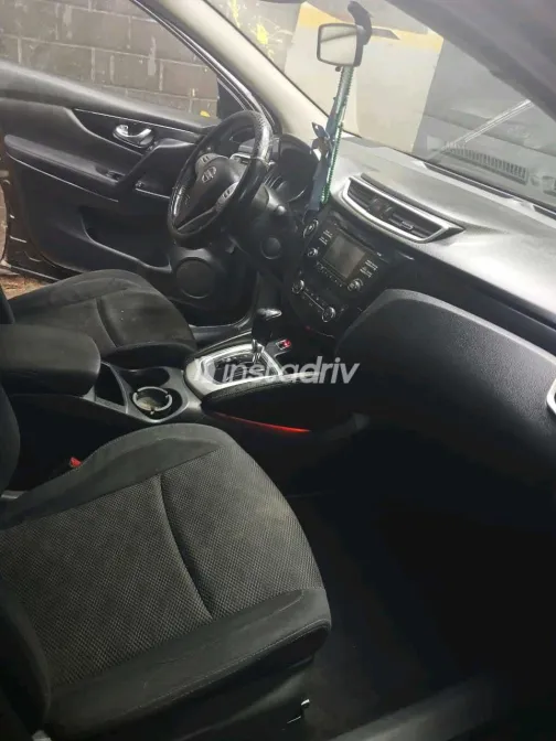 Nissan Qashqai 2017 White Used for Sale - 7