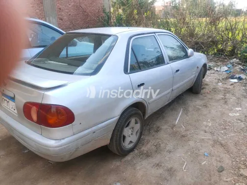 تويوتا كورولا 1998 أبيض مستعملة للبيع - 3