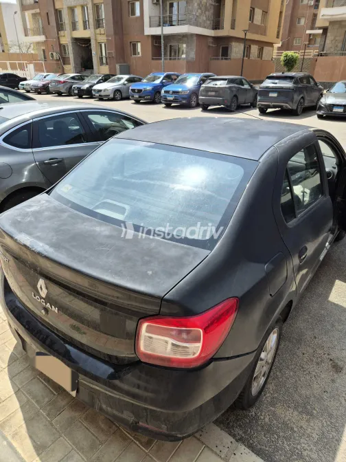 Renault Logan 2015 White Used for Sale - 2