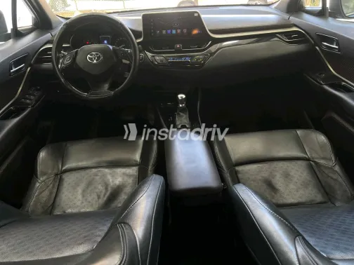 تويوتا C-HR 2017 أبيض مستعملة للبيع - 2