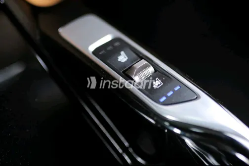 كيا سورينتو 2023 أبيض مستعملة للبيع - 1