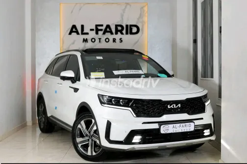 كيا سورينتو 2023 أبيض مستعملة للبيع - 4