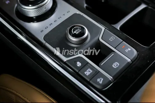 كيا سورينتو 2023 أبيض مستعملة للبيع - 6