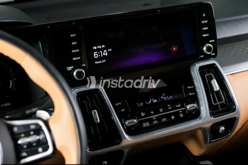 كيا سورينتو 2023 أبيض مستعملة للبيع - 7