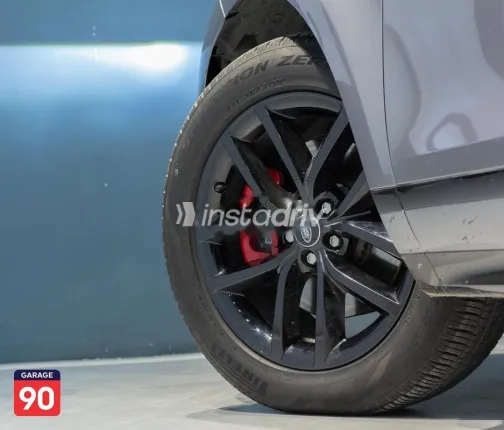 Land Rover Range Rover Evoque 2024 Gray Used for Sale - 8