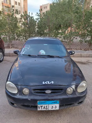 كيا شوما 2000 أبيض مستعملة للبيع