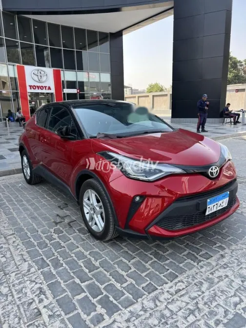 تويوتا C-HR 2023 أبيض مستعملة للبيع - 2