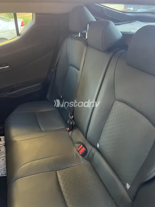 تويوتا C-HR 2023 أبيض مستعملة للبيع - 4