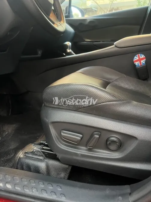 تويوتا C-HR 2023 أبيض مستعملة للبيع - 5