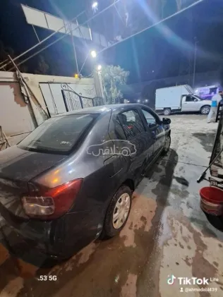 رينو لوجان 2017 أبيض مستعملة للبيع